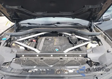 2020 BMW X7 xDrive40I z USA, uszkodzony, nr VIN 5UXCW2C02L9B61583